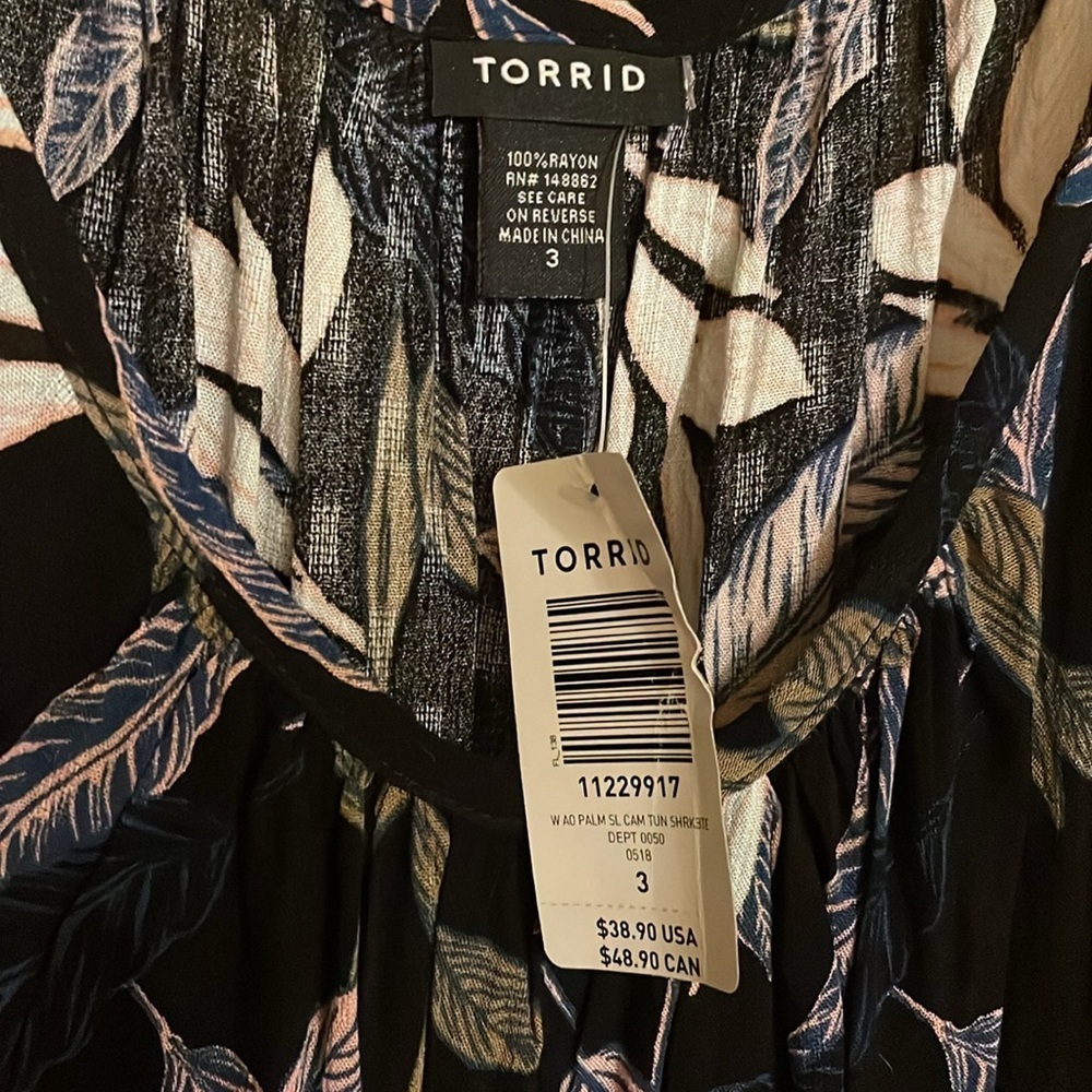 Torrid NWT shark bite tank top - Picture 3 of 4